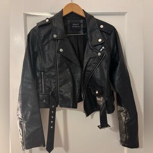 Ashley Outerwear By 26 International Women's Sleek Black Leather Jacket